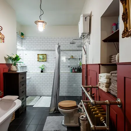 Victoria Design - Premium Ohrada Homestay szállás *